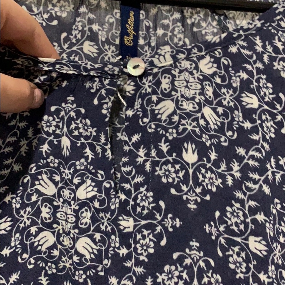 Blouse - Picture 2 of 3